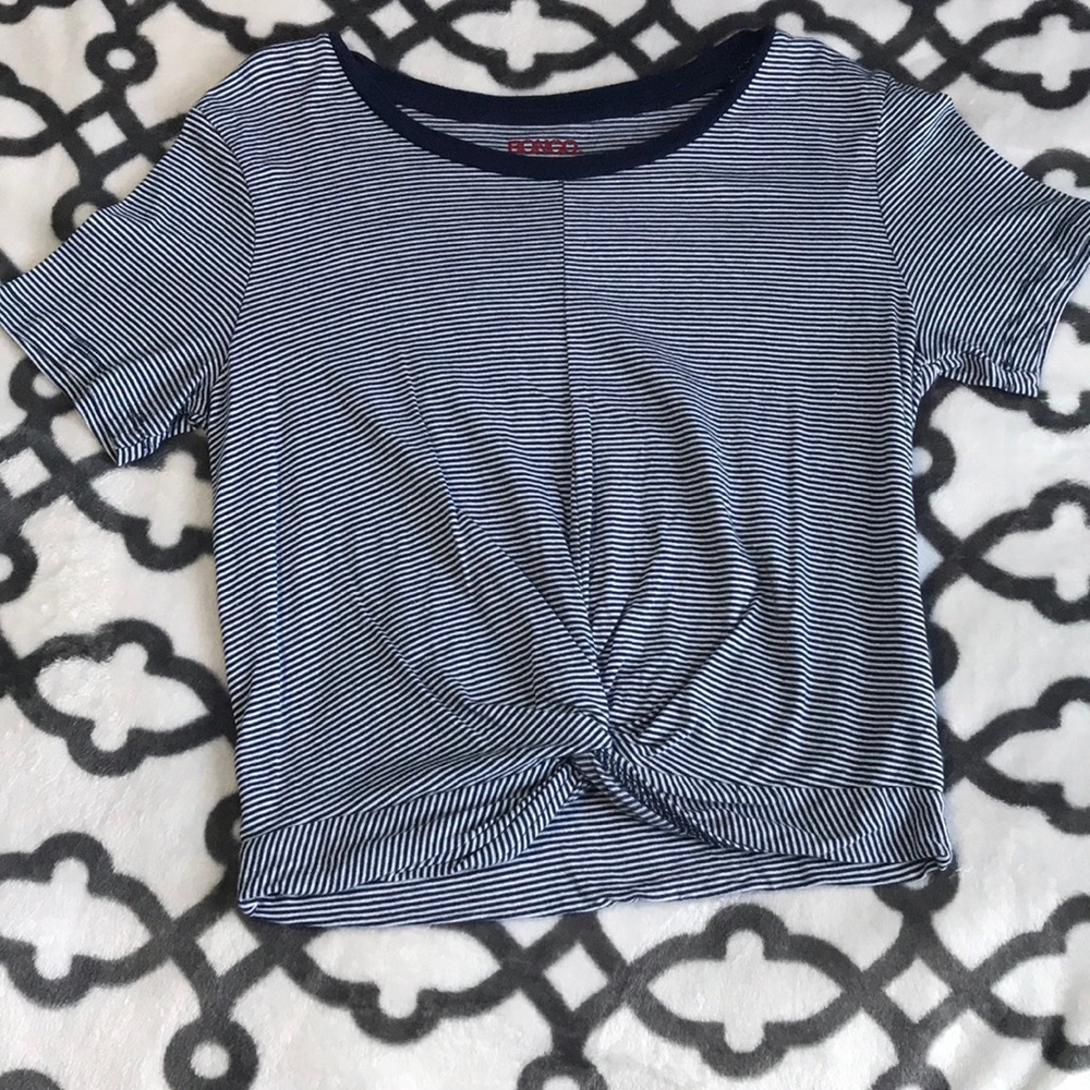 Small Stripped Tied Top